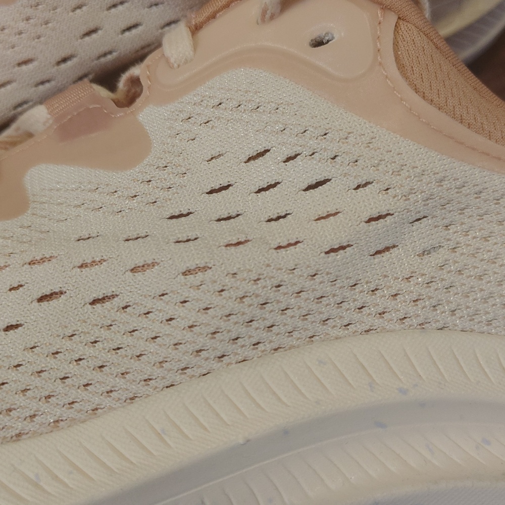 NEW! Hoka Kawana 2.Colour: vanilla /sandstone. Size 10 B - Picture 9 of 15